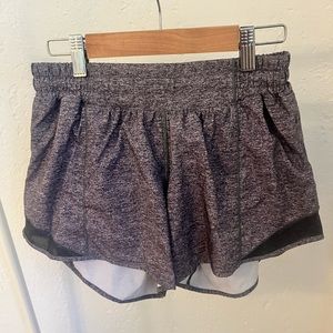 Lululemon Hotty Hot low-rise shorts, 4”, size 6